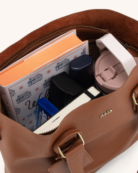 Alma’s Timeless Sophistication | Shoulder Bag